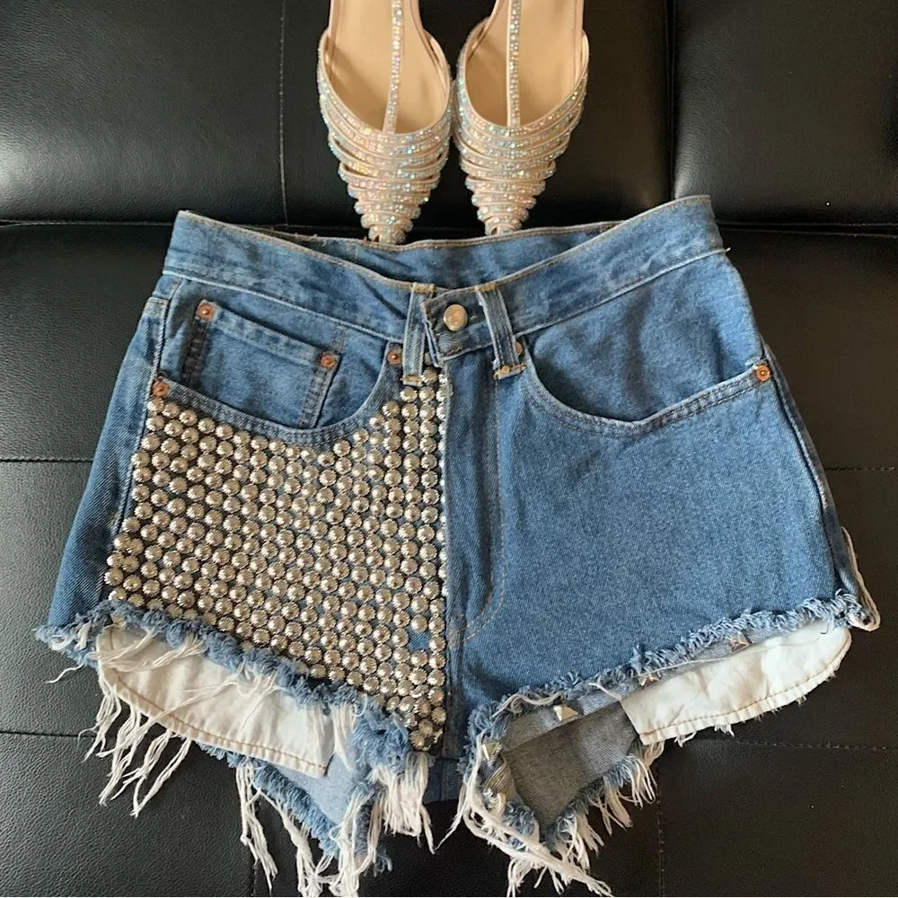 LEVIS 550 DENIM STUDDED CUTOFF SHORTS